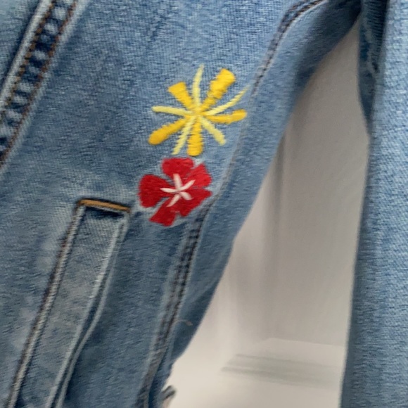 Gap Medium Jean Jacket with flower embroidery - Picture 4 of 7